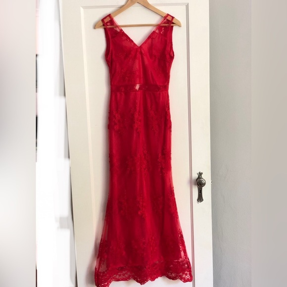 Red Boudoir Chic long lace dress. Low back maxi or lingerie. Small. Prom dress - Picture 8 of 13